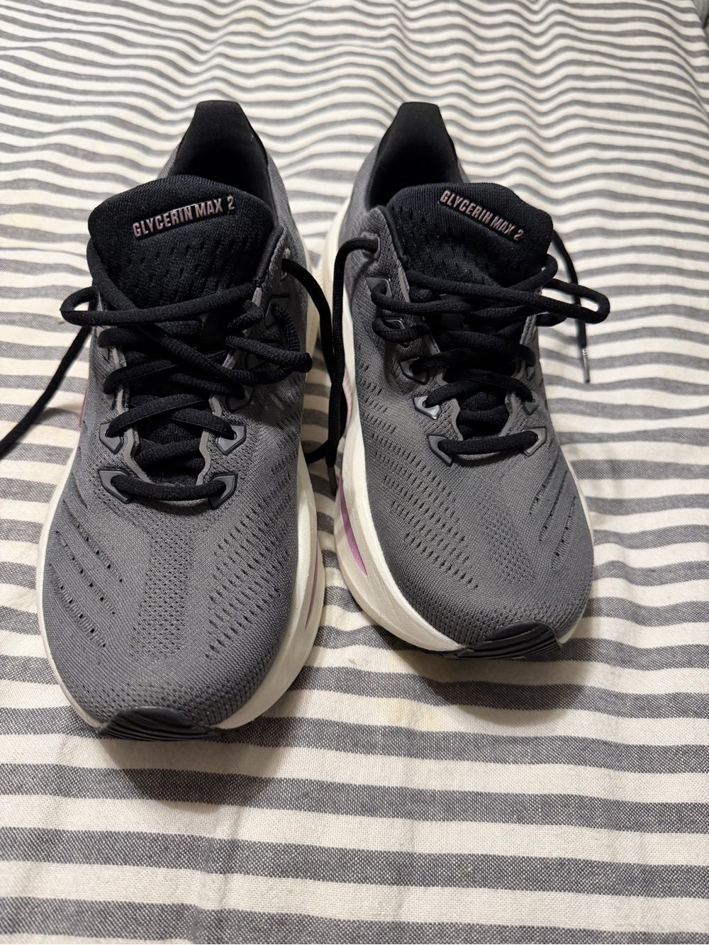 Brooks Glycerin Max 2 Gray and Black Women's Running Shoes with Pink Accent